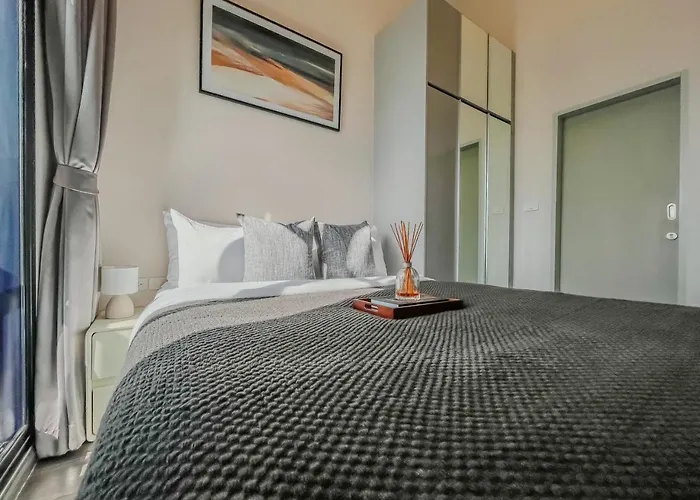 Duplex Near Bts L Rooftop Pool L Skyline L Sontana Bangkok